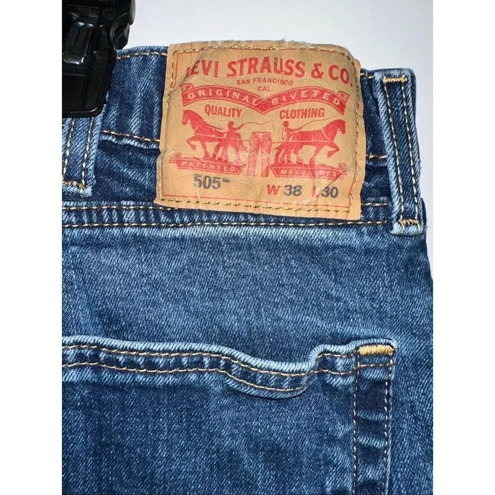 Levi’s 505 Zip Fly Straight Leg Denim Jeans Medium Wash 38 x 30